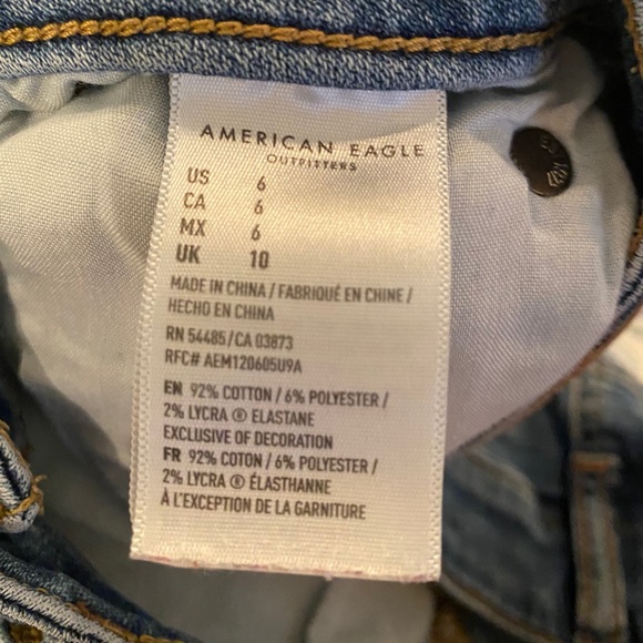 American Eagle Cuffed Denim Shorts Size 6 - Picture 3 of 3